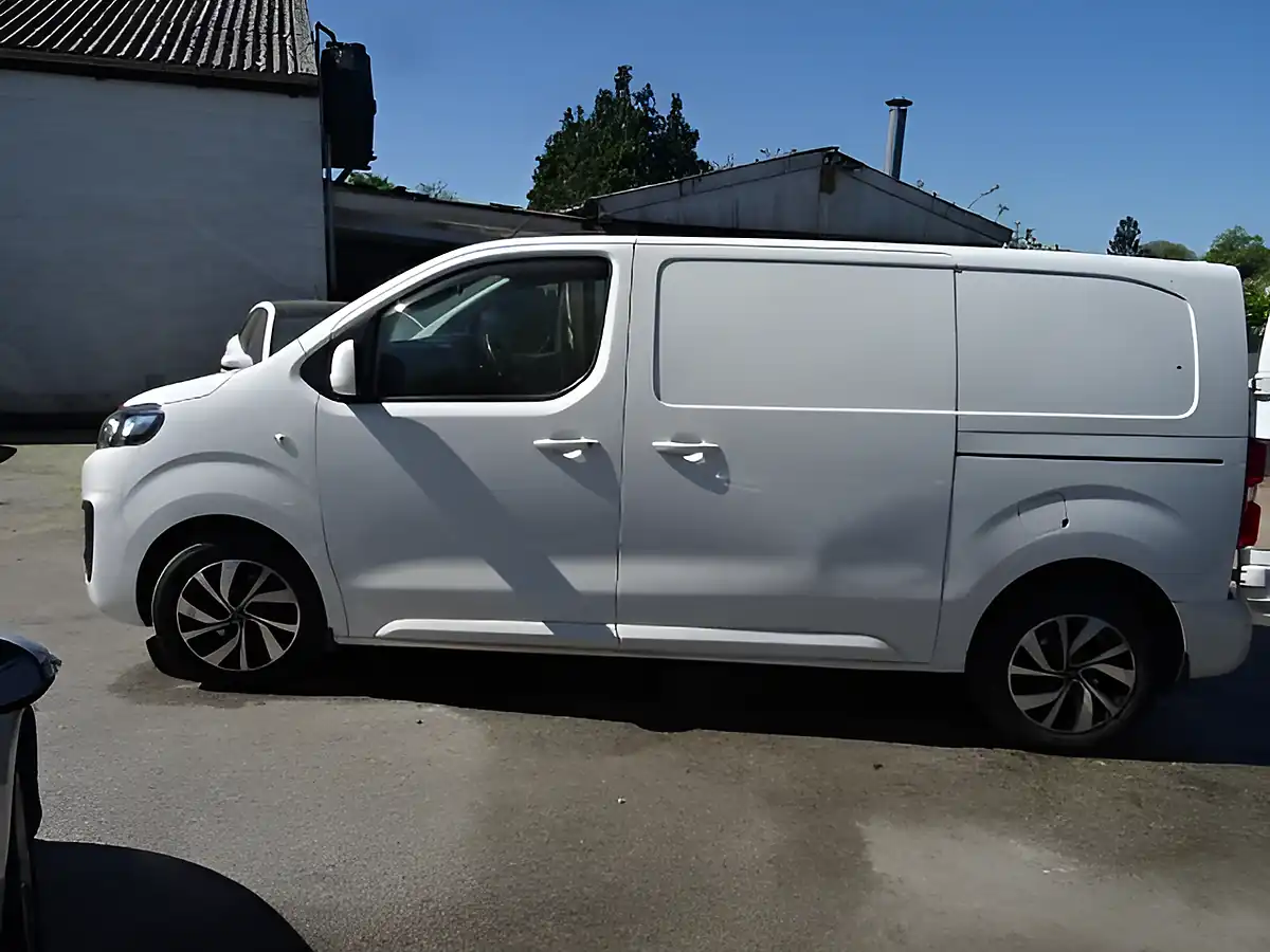 Used 2017 Citroen Dispatch Enterprise Plus M White - Interior and Exterior details 11
