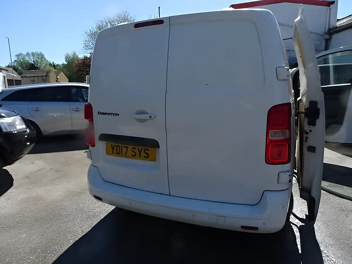 Used 2017 Citroen Dispatch Enterprise Plus M White - Interior and Exterior details 13