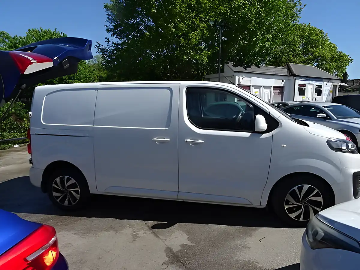 Used 2017 Citroen Dispatch Enterprise Plus M White - Interior and Exterior details 15