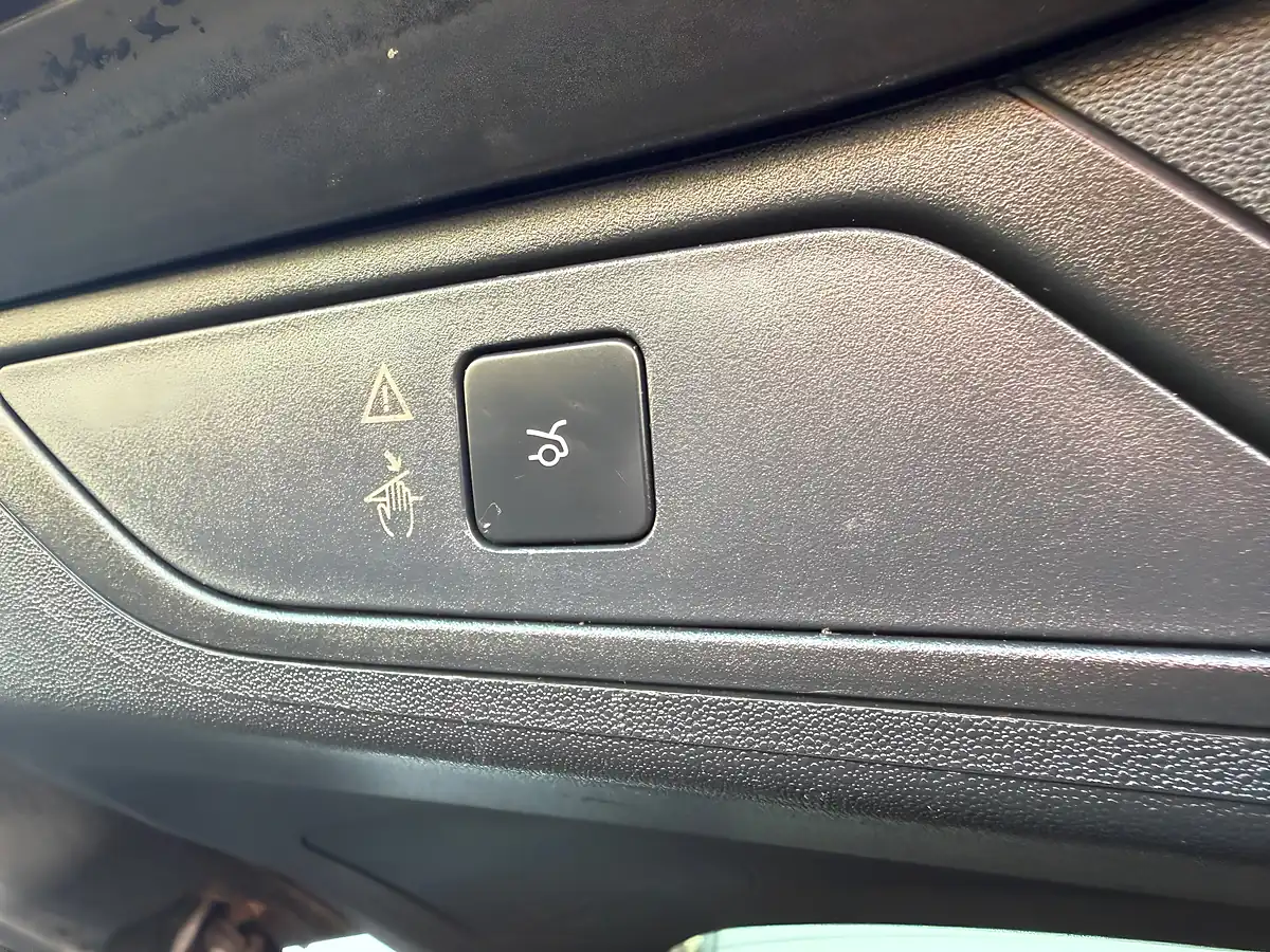 Used 2017 Citroen Grand C4 Picasso Exclusive+ Black - Interior and Exterior details 11