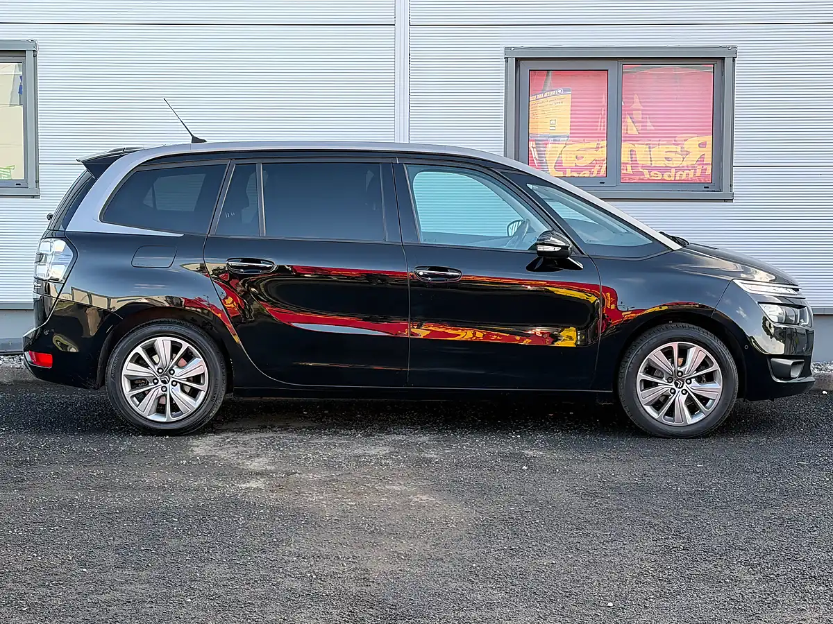 Used 2017 Citroen Grand C4 Picasso Exclusive+ Black - Interior and Exterior details 8