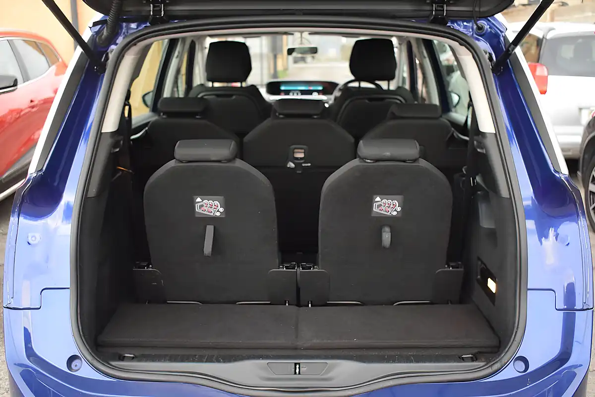 Used 2017 Citroen Grand C4 Picasso Feel Blue - Interior and Exterior details 11