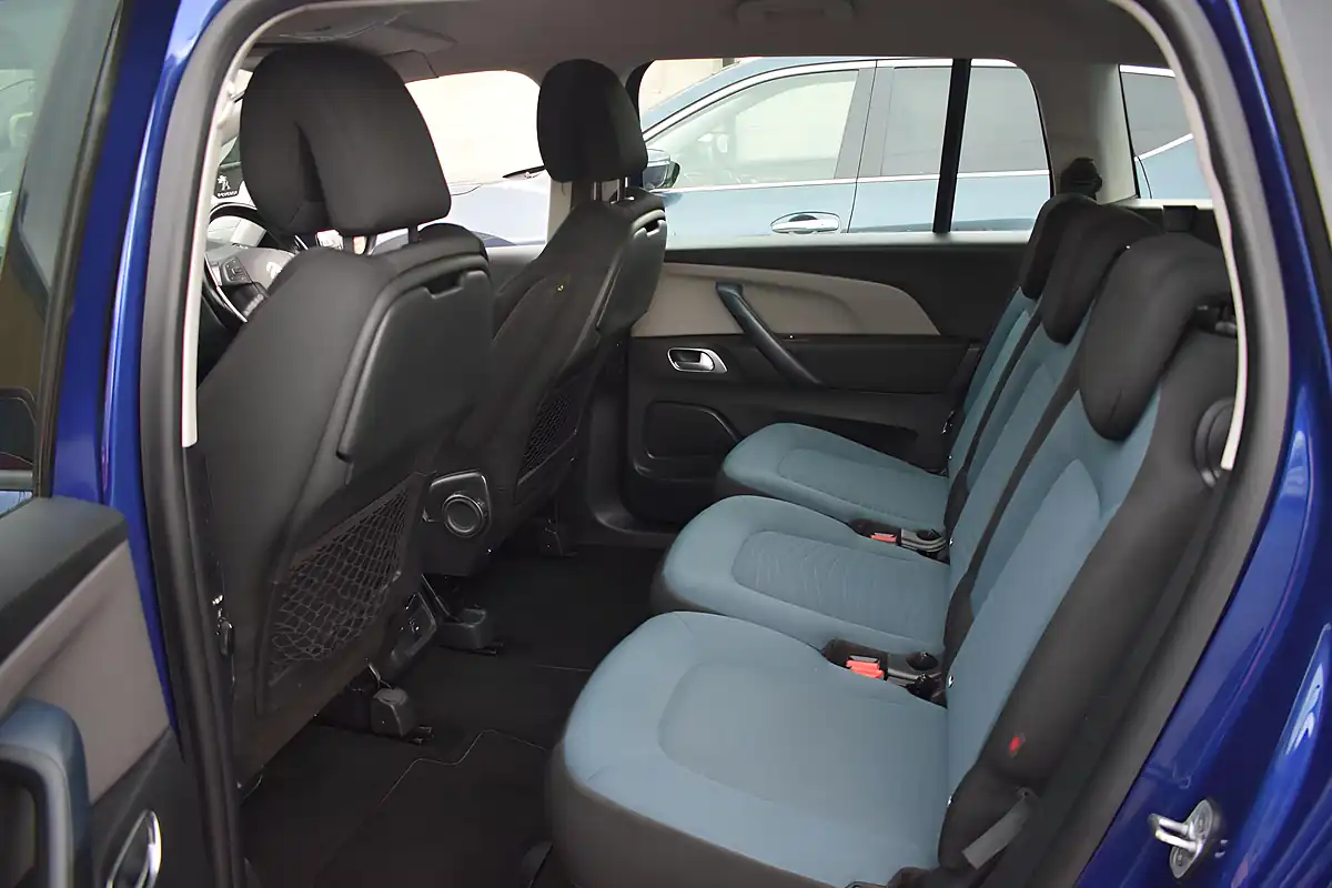 Used 2017 Citroen Grand C4 Picasso Feel Blue - Interior and Exterior details 12