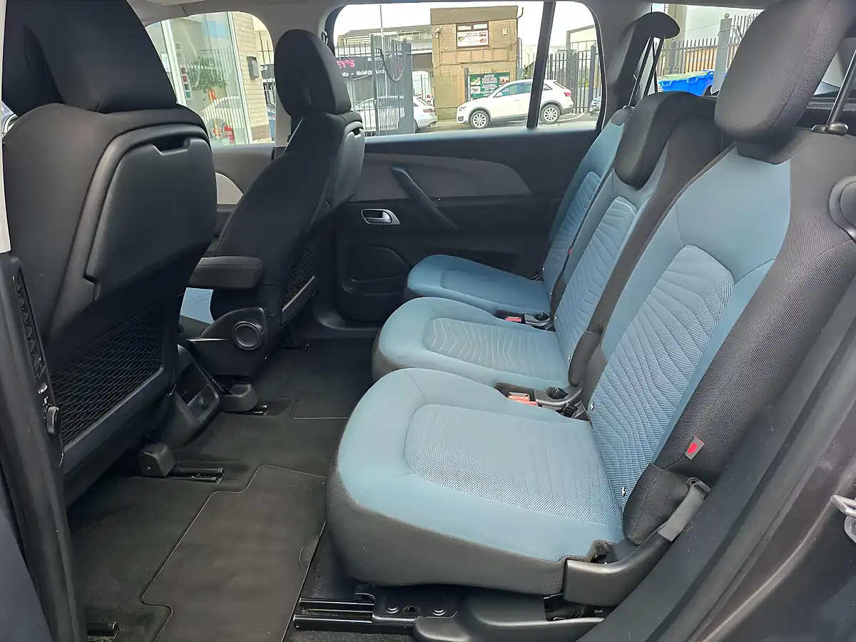 Used 2017 Citroen Grand C4 Picasso Feel Grey - Interior and Exterior details 12