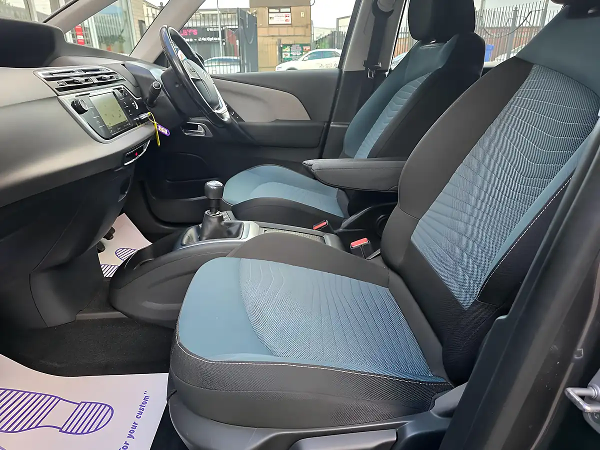 Used 2017 Citroen Grand C4 Picasso Feel Grey - Interior and Exterior details 17