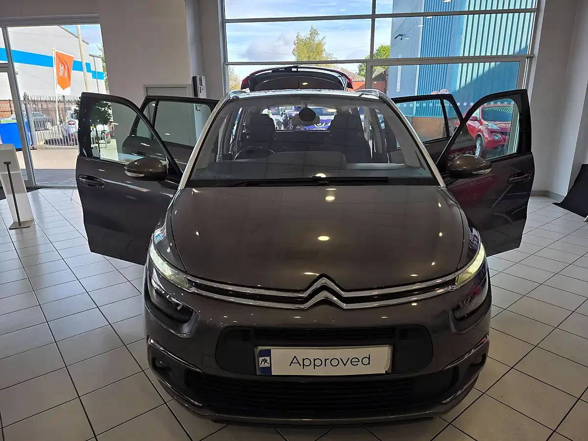 Used 2017 Citroen Grand C4 Picasso Feel Grey - Interior and Exterior details 2