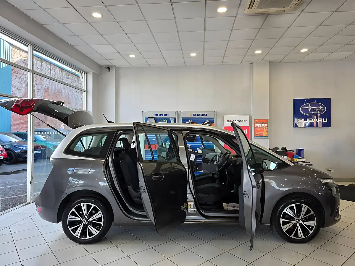 Used 2017 Citroen Grand C4 Picasso Feel Grey - Interior and Exterior details 8
