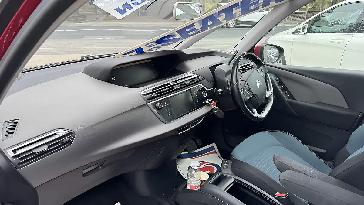 Used 2017 Citroen Grand C4 Picasso Feel Red - Interior and Exterior details 2