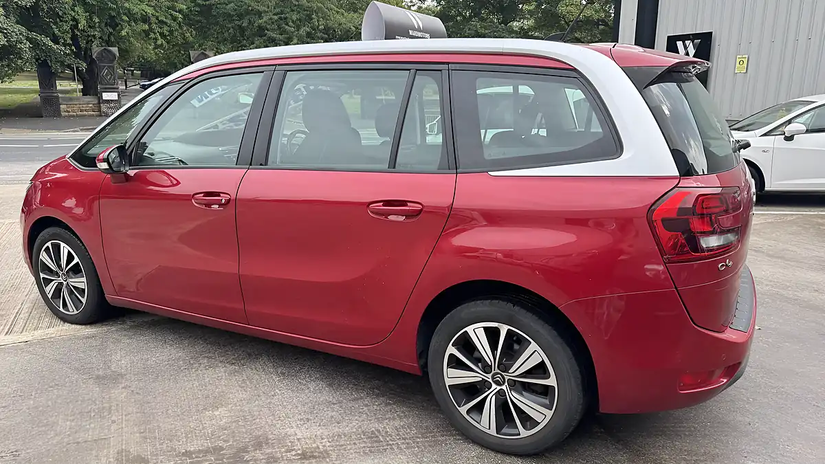 Used 2017 Citroen Grand C4 Picasso Feel Red - Interior and Exterior details 3