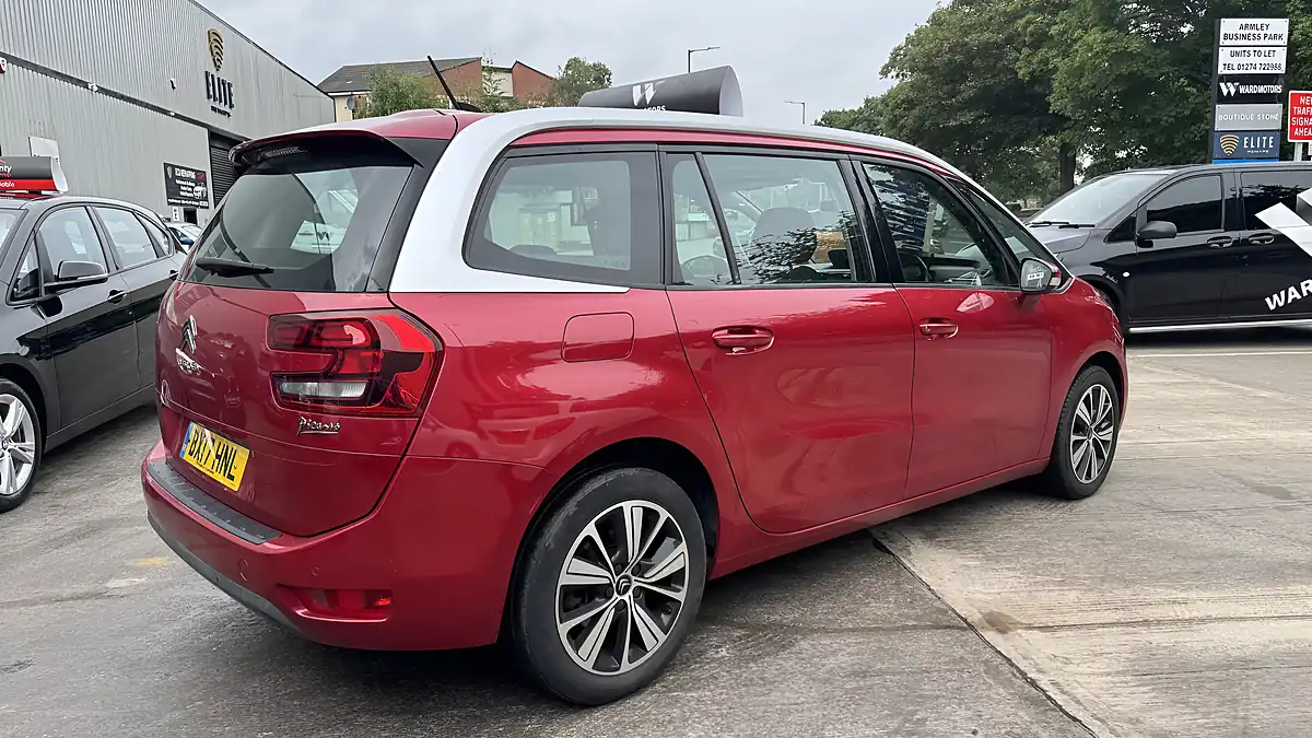 Used 2017 Citroen Grand C4 Picasso Feel Red - Interior and Exterior details 4