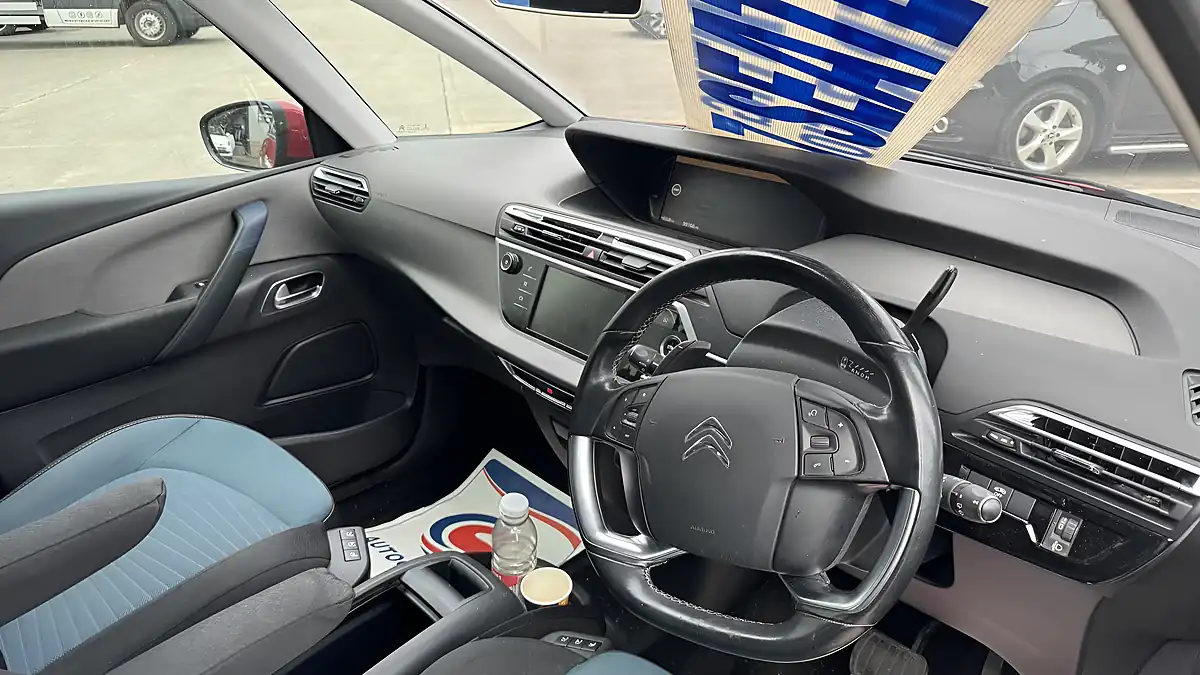 Used 2017 Citroen Grand C4 Picasso Feel Red - Interior and Exterior details 5