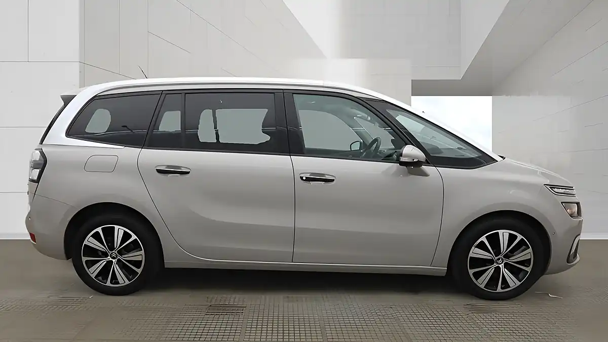 Used 2017 Citroen Grand C4 Picasso Flair Beige - Interior and Exterior details 5
