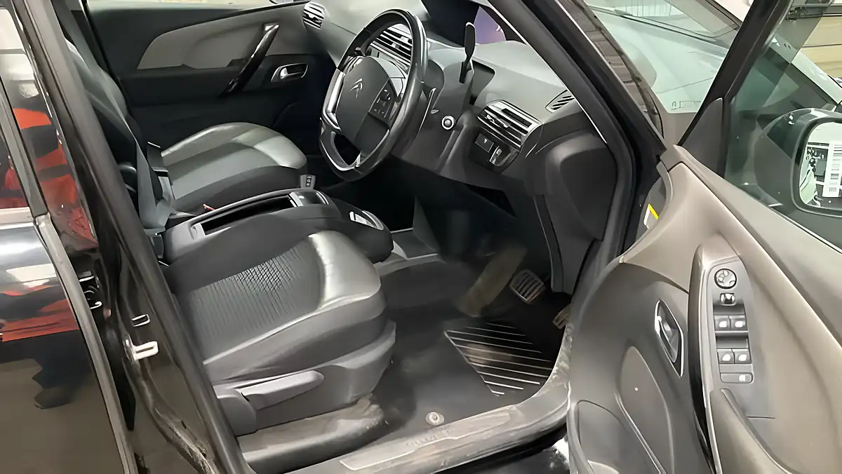 Used 2017 Citroen Grand C4 Picasso Flair Black - Interior and Exterior details 10