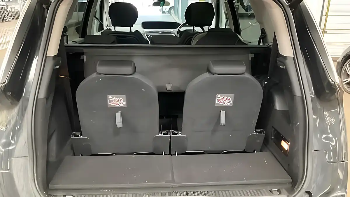 Used 2017 Citroen Grand C4 Picasso Flair Black - Interior and Exterior details 7