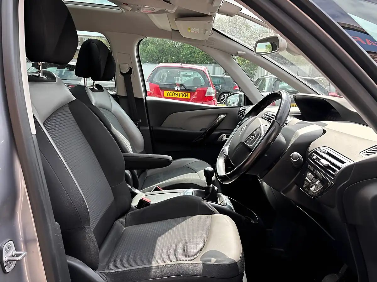 Used 2017 Citroen Grand C4 Picasso Flair Grey - Interior and Exterior details 12