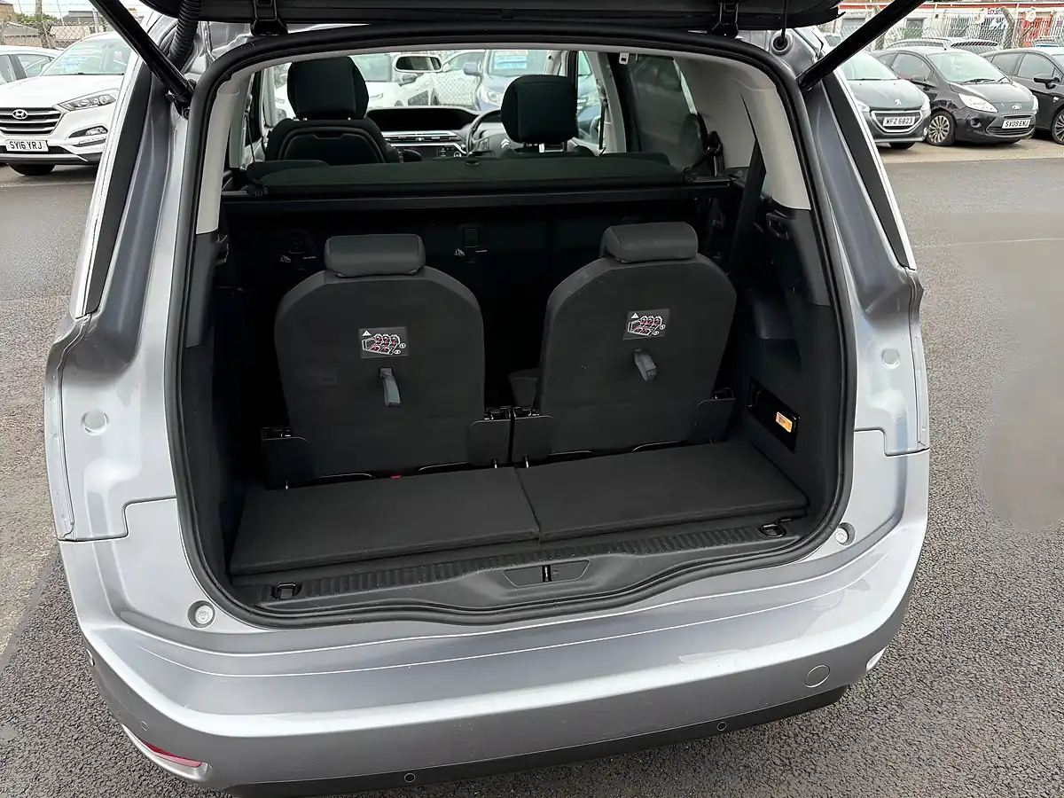 Used 2017 Citroen Grand C4 Picasso Flair Grey - Interior and Exterior details 12