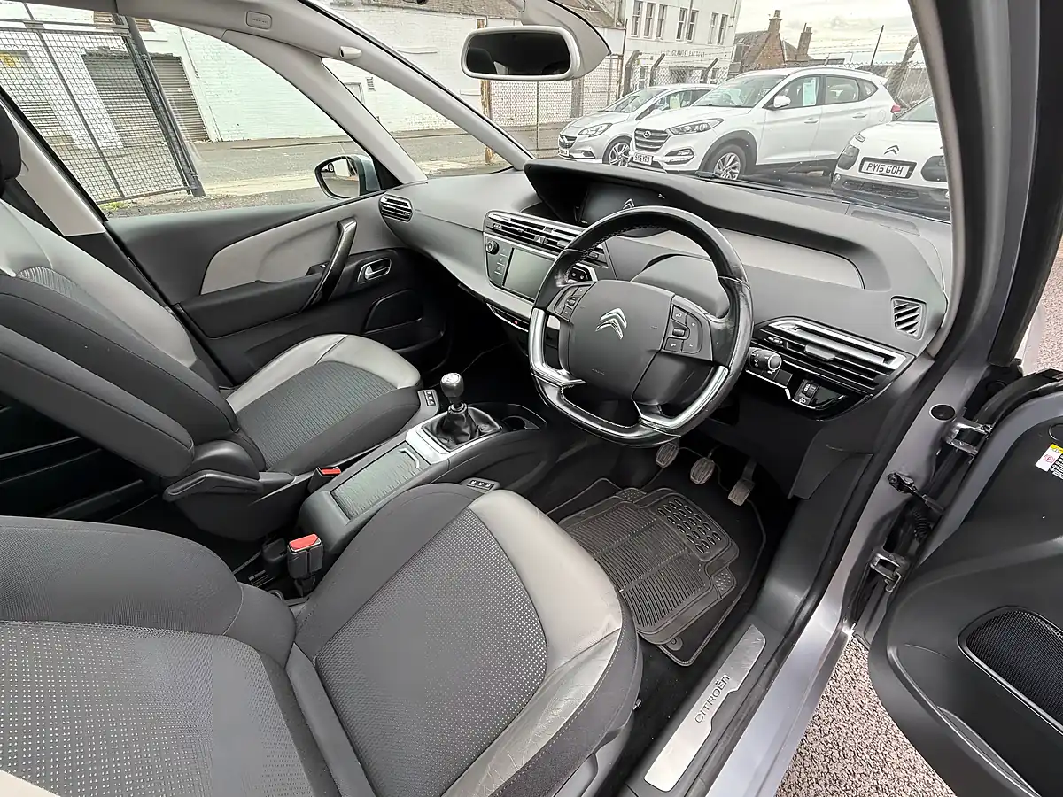 Used 2017 Citroen Grand C4 Picasso Flair Grey - Interior and Exterior details 9