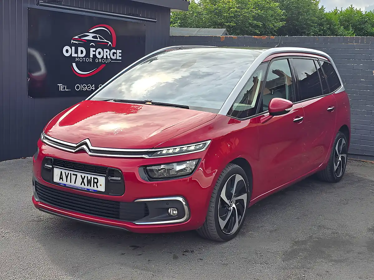 Used 2017 Citroen Grand C4 Picasso Flair Red - Front View