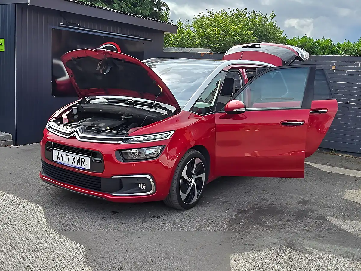 Used 2017 Citroen Grand C4 Picasso Flair Red - Interior and Exterior details 10