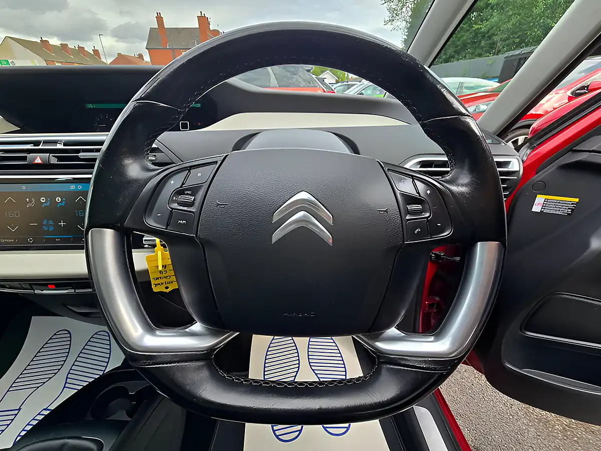 Used 2017 Citroen Grand C4 Picasso Flair Red - Interior and Exterior details 18