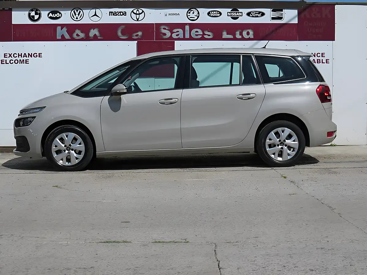 Used 2017 Citroen Grand C4 Picasso Touch Edition Beige - Interior and Exterior details 5