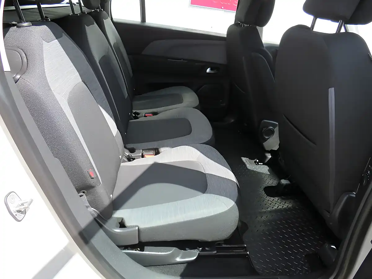 Used 2017 Citroen Grand C4 Picasso Touch Edition Beige - Interior and Exterior details 8