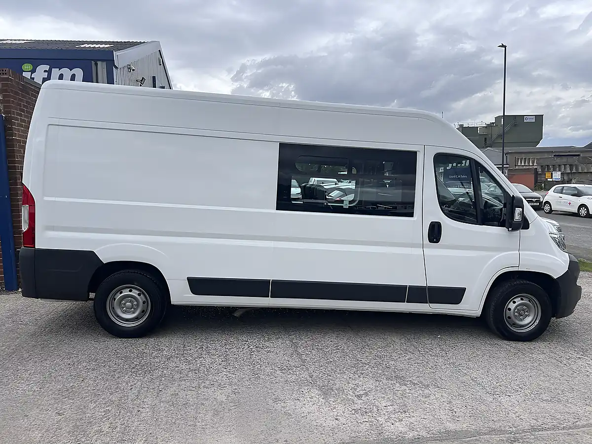 Used 2017 Citroen Relay 35 Enterprise White - Interior and Exterior details 6