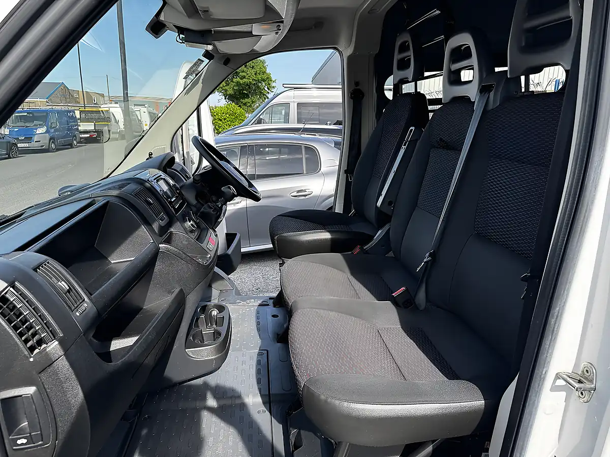 Used 2017 Citroen Relay Enterprise Heavy L3H2 White - Interior and Exterior details 13