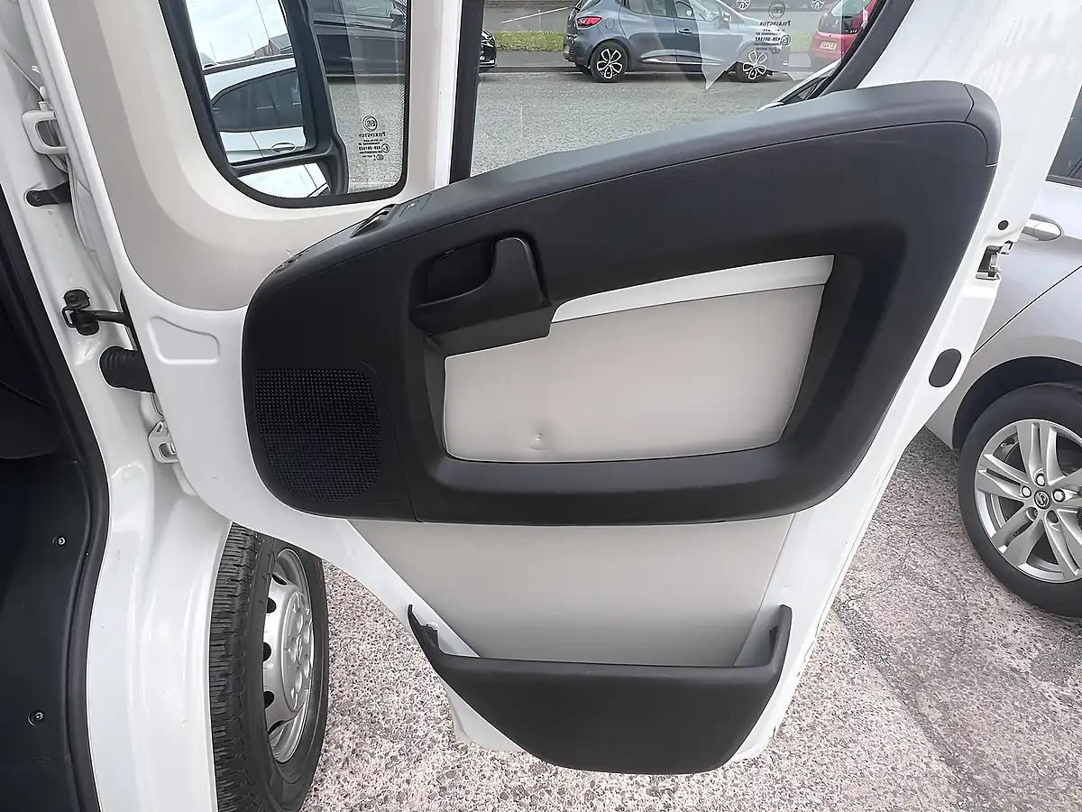 Used 2017 Citroen Relay Enterprise Heavy Lwb H2 White - Interior and Exterior details 12