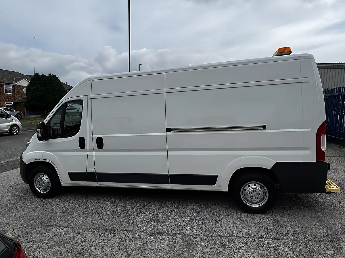 Used 2017 Citroen Relay Enterprise L3H2 Workshop White - Interior and Exterior details 12