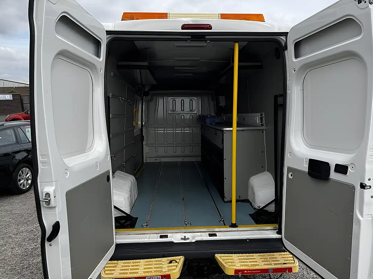 Used 2017 Citroen Relay Enterprise L3H2 Workshop White - Interior and Exterior details 14