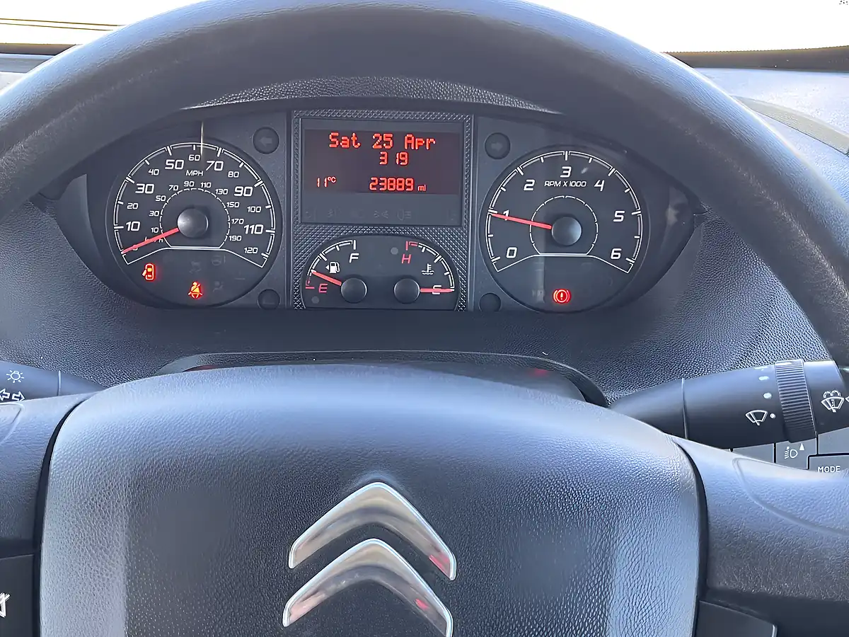 Used 2017 Citroen Relay Enterprise White - Interior and Exterior details 13