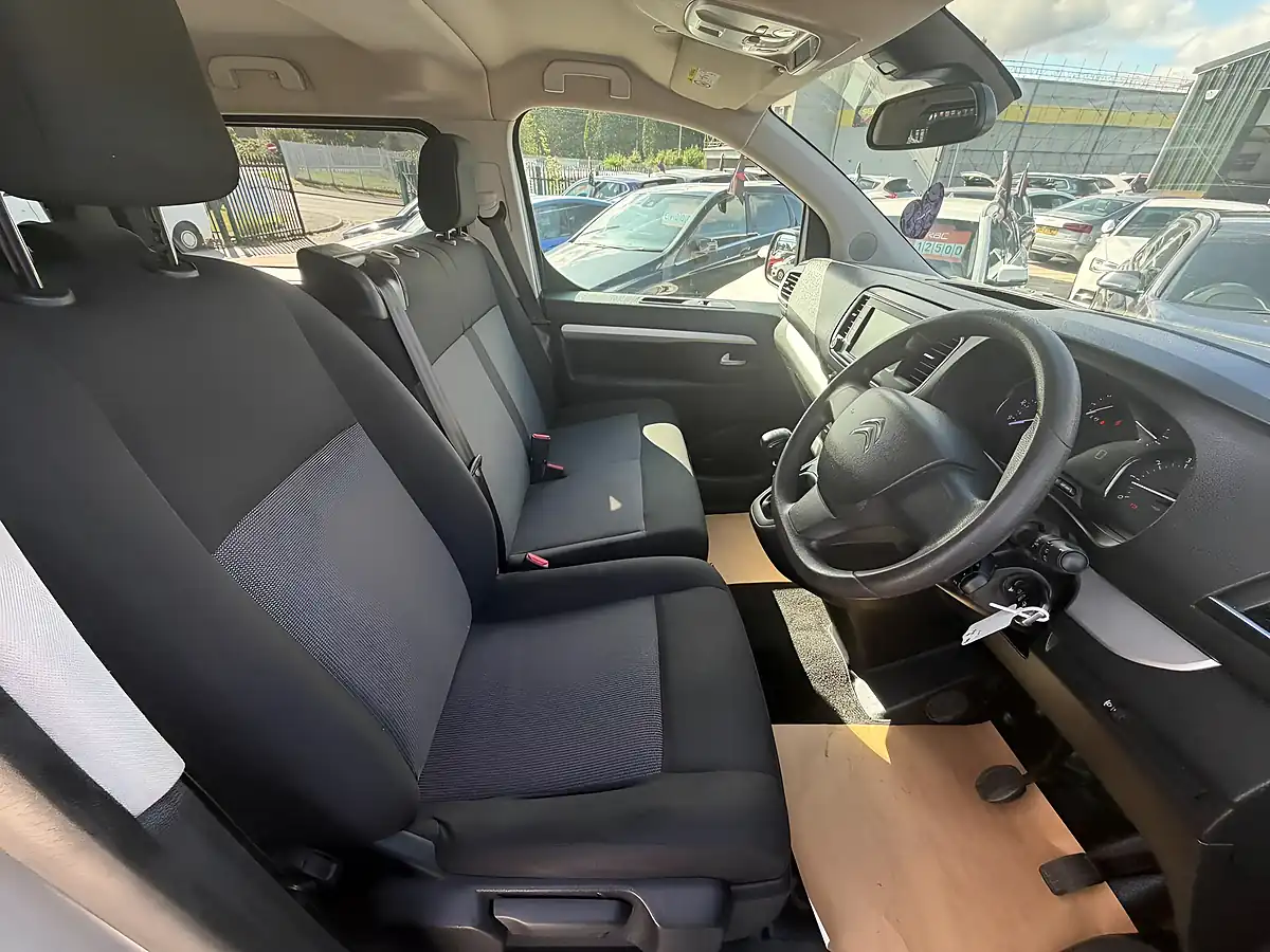 Used 2017 Citroen Spacetourer Business M Mwb Silver - Interior and Exterior details 11