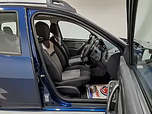Used 2017 Dacia Duster Laureate Cosmo Blue Cosmos Blue - Interior and Exterior details 9