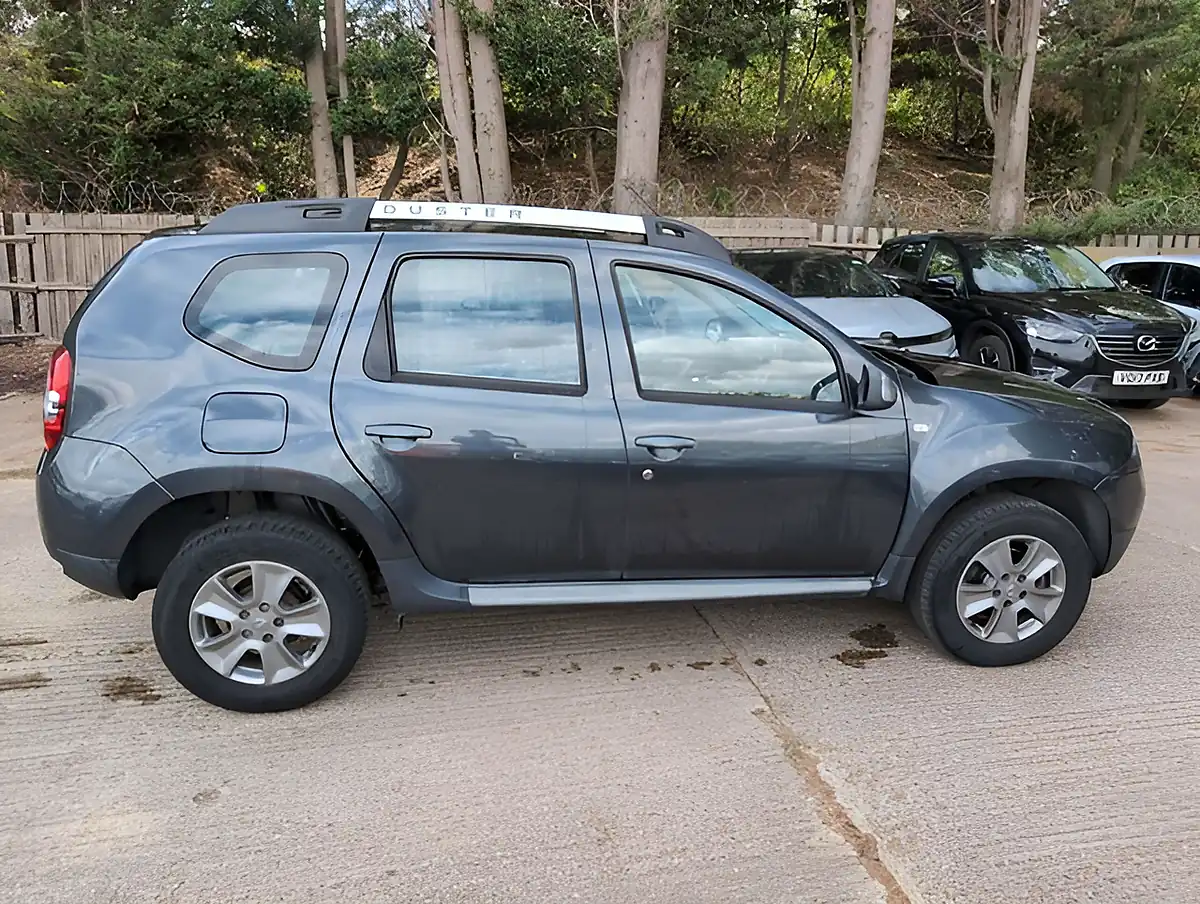 Used 2017 Dacia Duster Laureate Grey - Interior and Exterior details 3