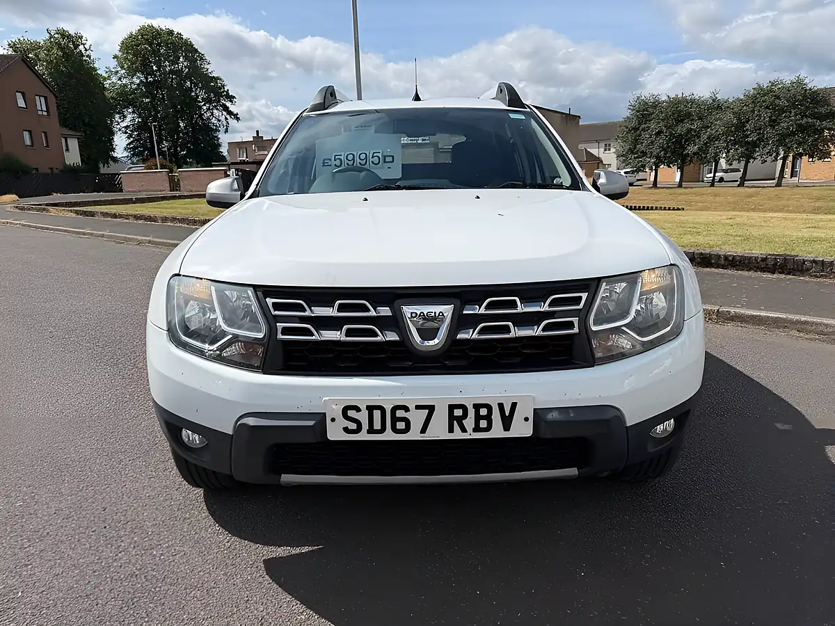 Used 2017 Dacia Duster Laureate White - Interior and Exterior details 10