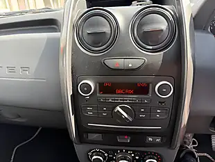 Used 2017 Dacia Duster Laureate White - Interior and Exterior details 12