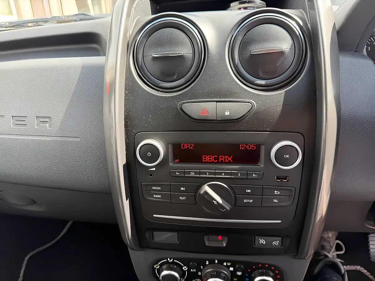 Used 2017 Dacia Duster Laureate White - Interior and Exterior details 12