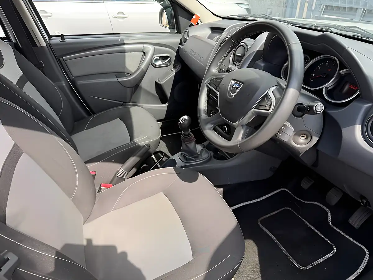 Used 2017 Dacia Duster Laureate White - Interior and Exterior details 13