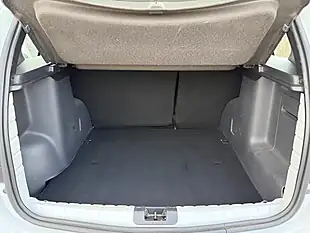 Used 2017 Dacia Duster Laureate White - Interior and Exterior details 14