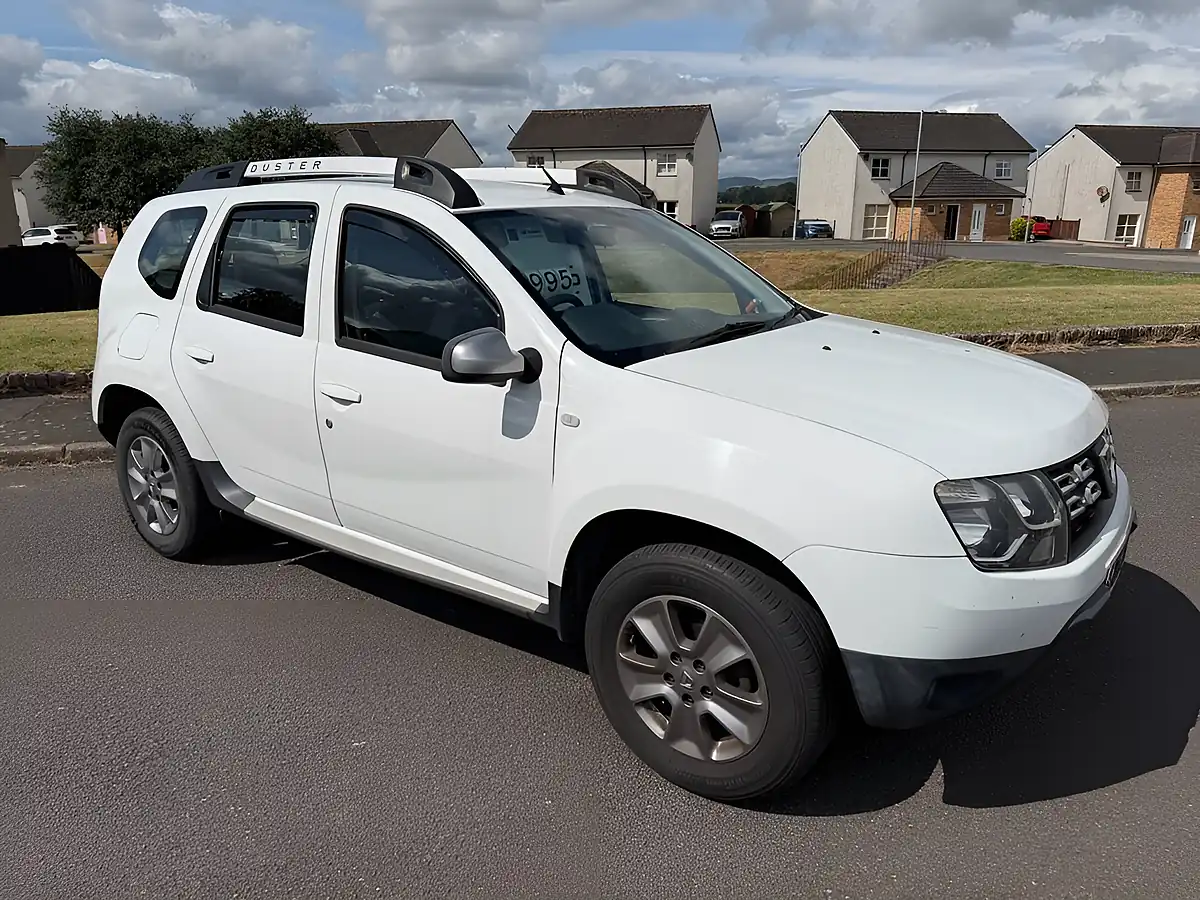 Used 2017 Dacia Duster Laureate White - Interior and Exterior details 2