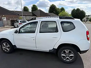 Used 2017 Dacia Duster Laureate White - Interior and Exterior details 7