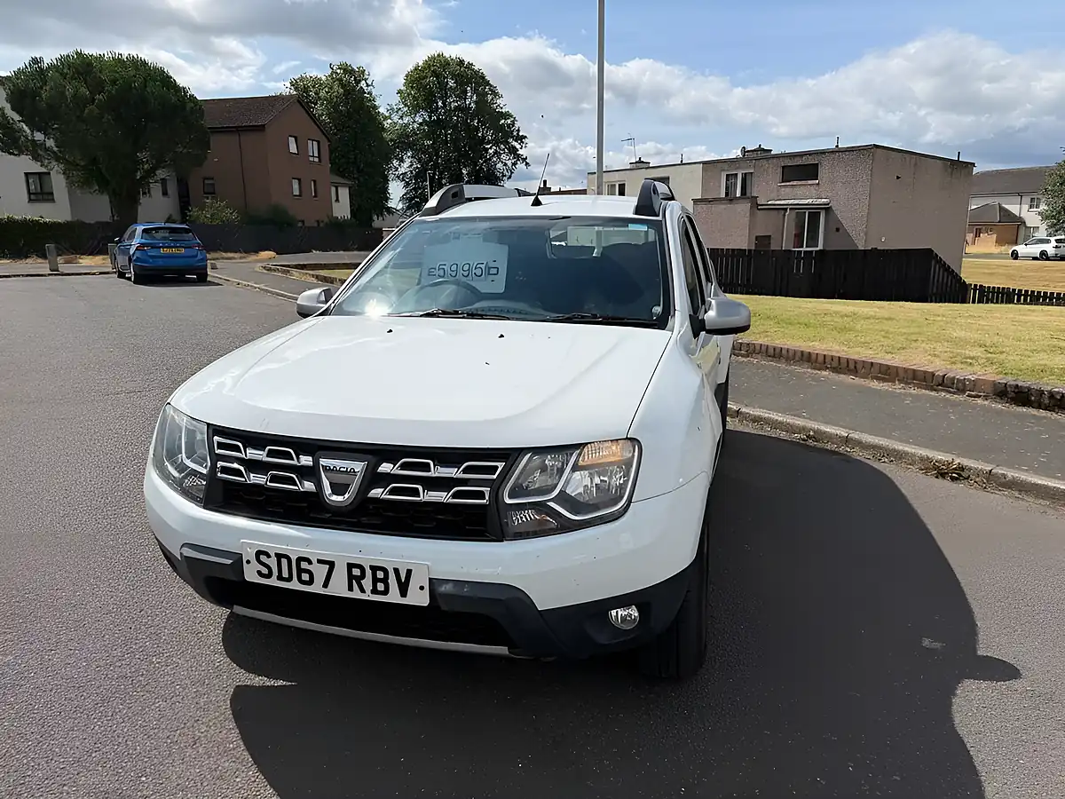 Used 2017 Dacia Duster Laureate White - Interior and Exterior details 9