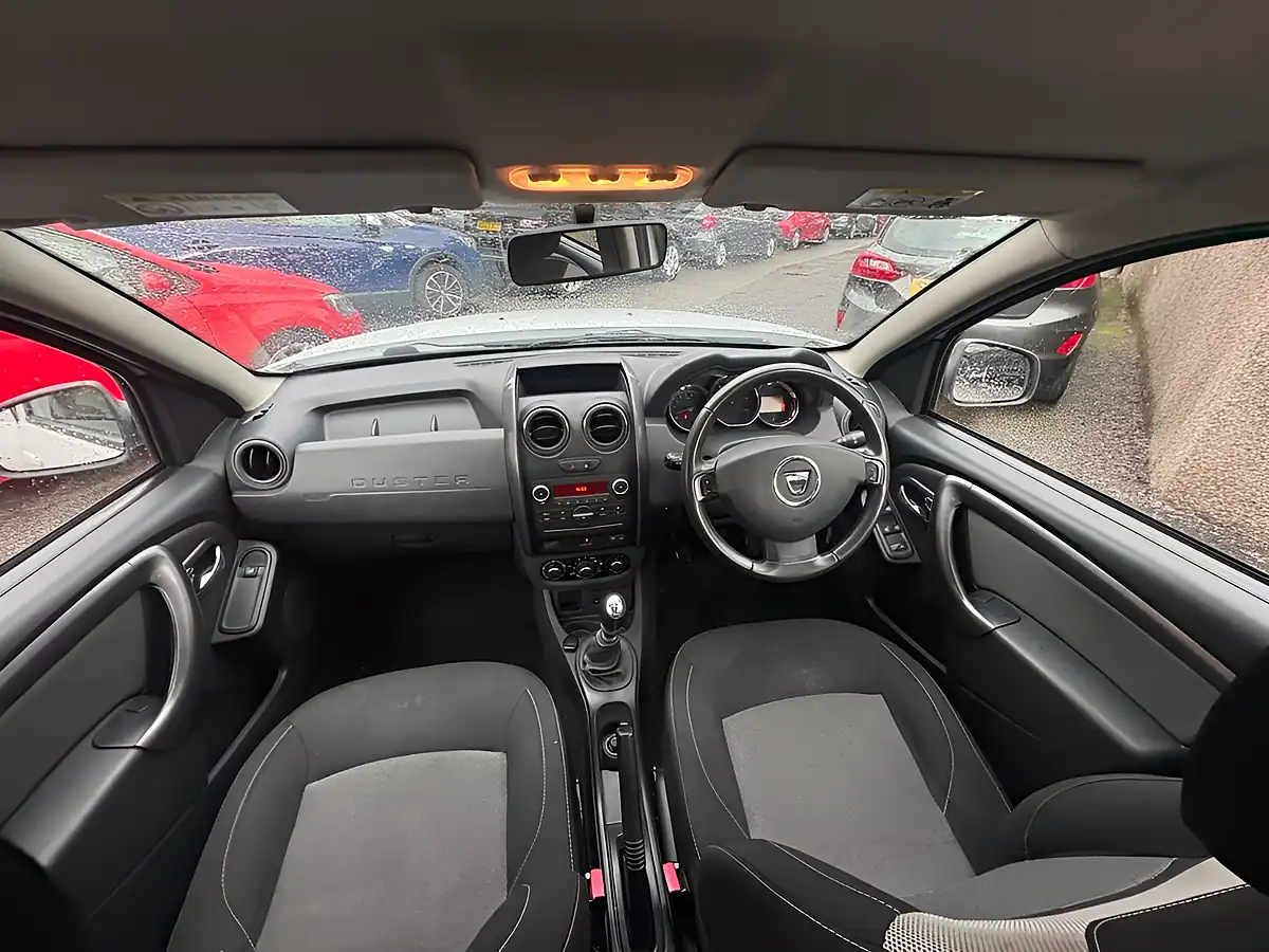 Used 2017 Dacia Duster Laureate White - Interior and Exterior details 14