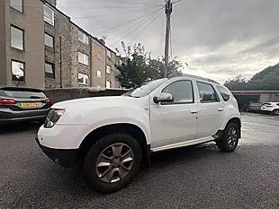 Used 2017 Dacia Duster Laureate White - Interior and Exterior details 5
