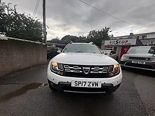Used 2017 Dacia Duster Laureate White - Interior and Exterior details 8