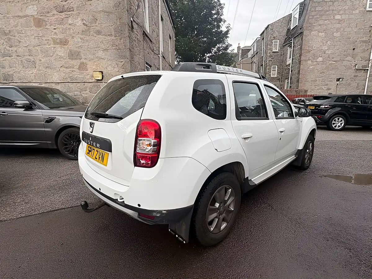 Used 2017 Dacia Duster Laureate White - Interior and Exterior details 9