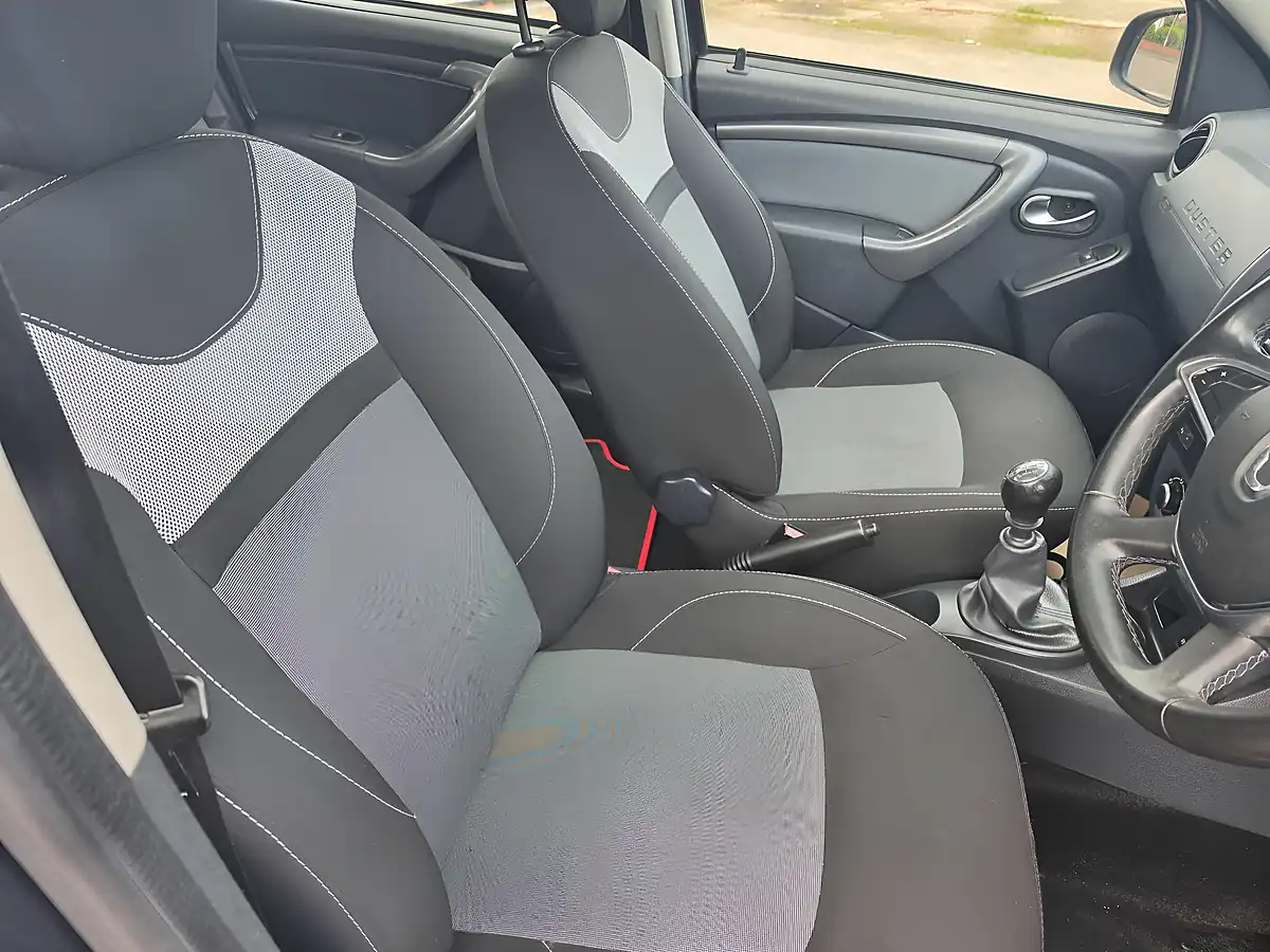Used 2017 Dacia Duster Prestige Grey - Interior and Exterior details 11