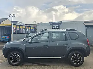 Used 2017 Dacia Duster Prestige Grey - Interior and Exterior details 4