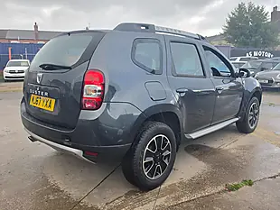 Used 2017 Dacia Duster Prestige Grey - Interior and Exterior details 7